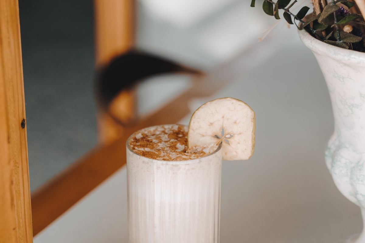 Banana Cream Pie Milkshake with Microwaved Bananas