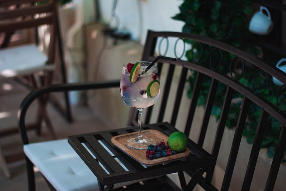 Gin Fizz (Egg White Fizz)